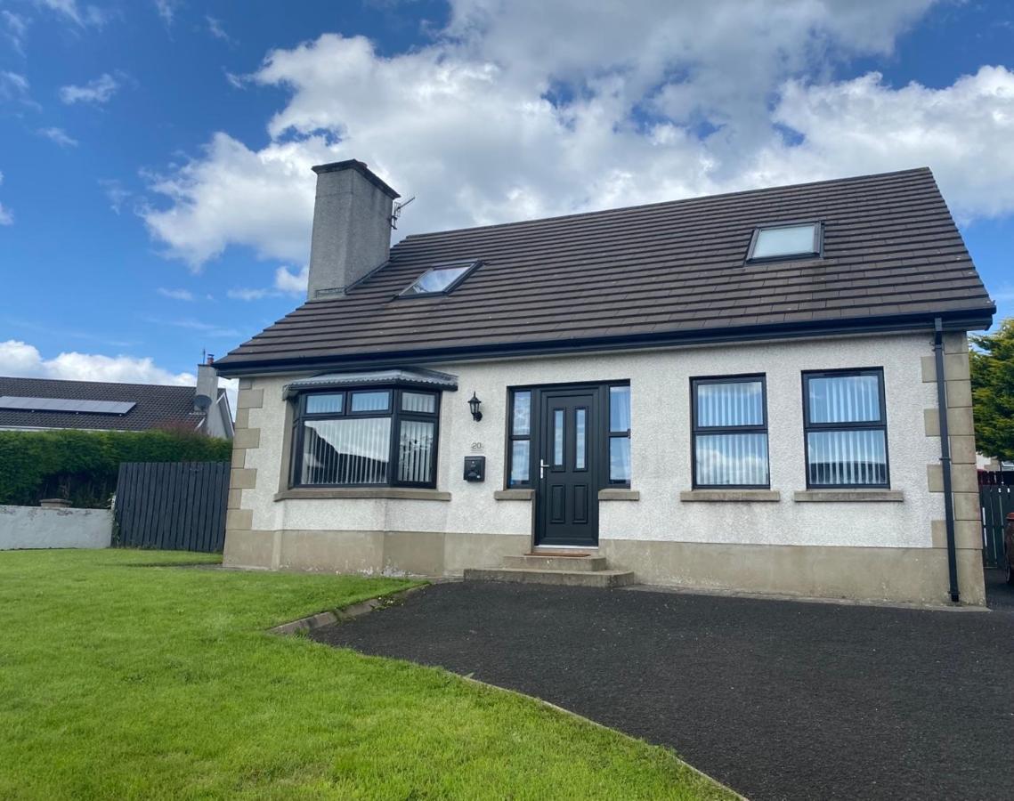 Holiday Home In Ballycastle - Fainne Na Cairde Exterior photo